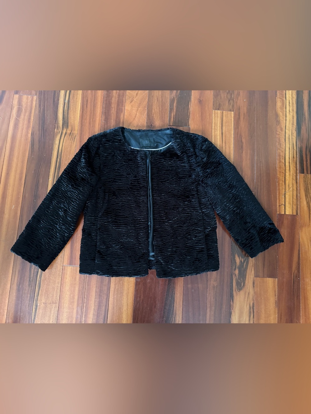 BANANA REPUBLIC - Textured faux-lamb-fur jacket with 3/4 sleeves. Small. P2P 19”